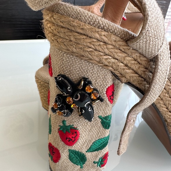 Castaner Spain strawberry platform sandals shoes with bee jewel  size 39 or 8.5 - Picture 3 of 13